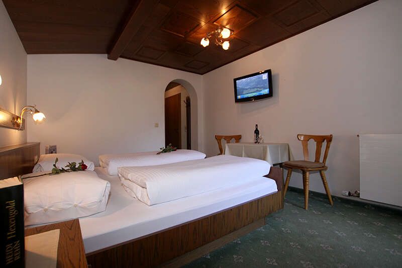 Doppelbett im Appartement 3 im Haus Margret im Zillertal