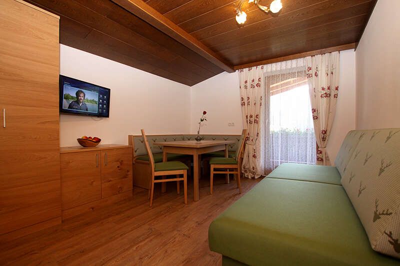 Wohnbereich im Appartement 3 im Haus Margret in Tirol